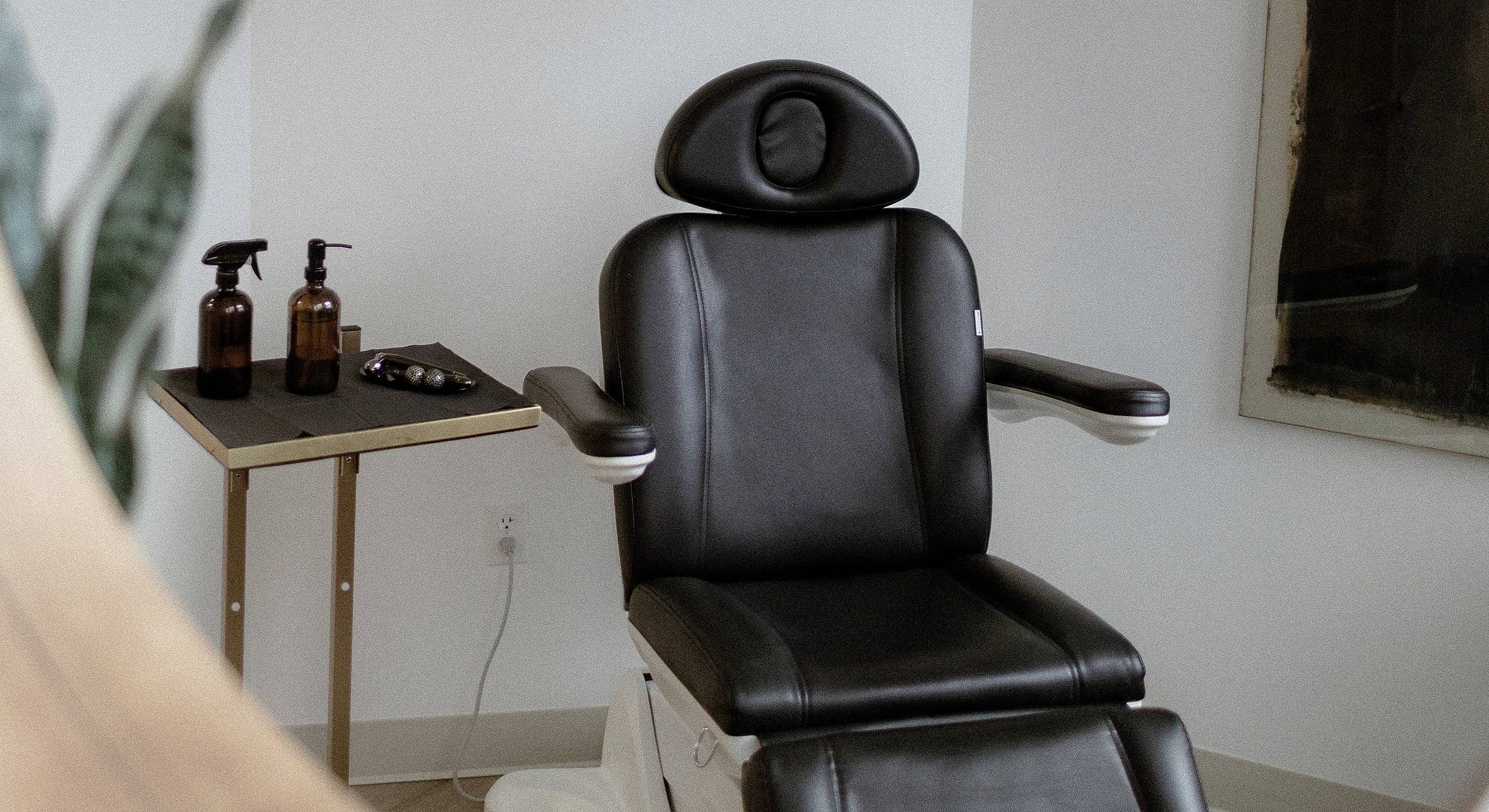 Leather treatment chair in a minimalist space